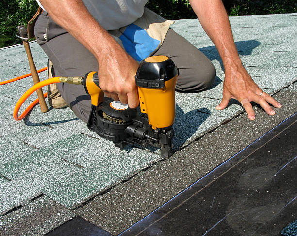 Best Roof Gutter Cleaning  in Visalia, CA